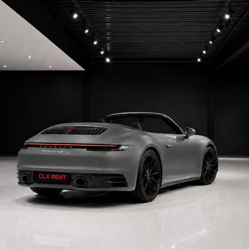 Porsche 911 cabrio vista posteriore noleggio auto lusso Torino